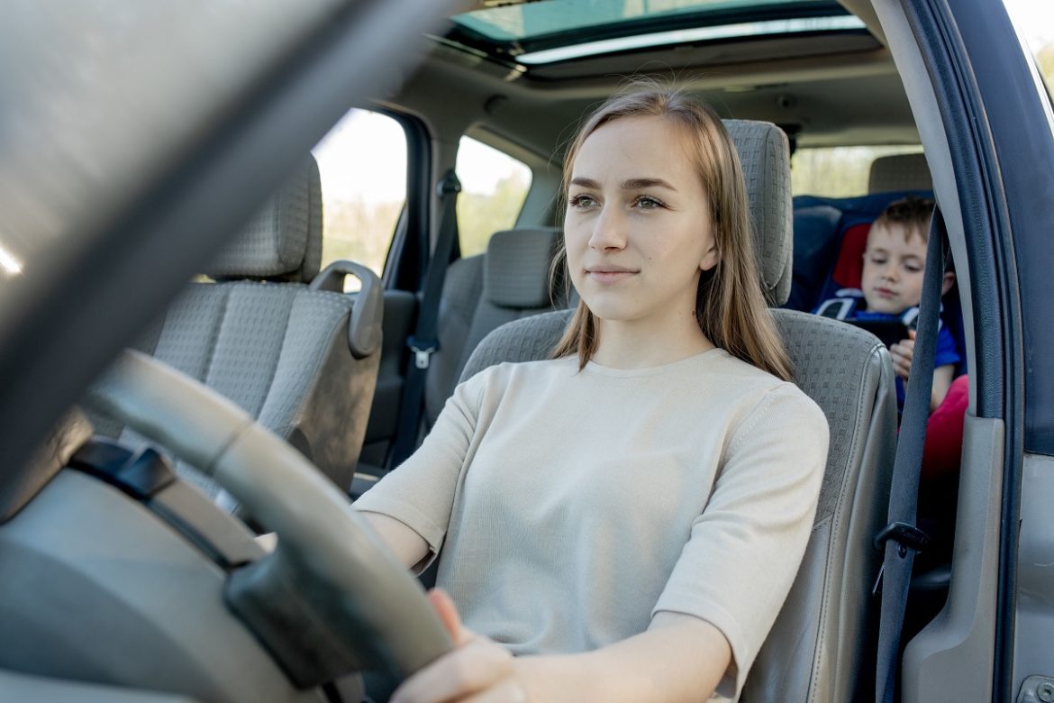 Seggiolini auto anti abbandono: conosciamoli meglio